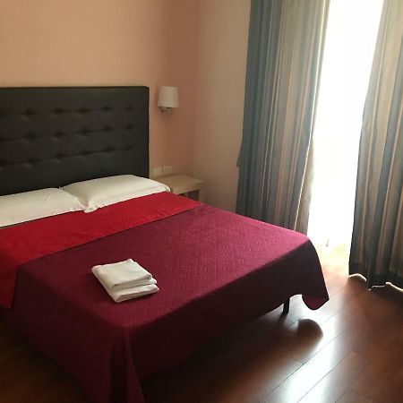 Elle Cavour Guest House Рим Экстерьер фото