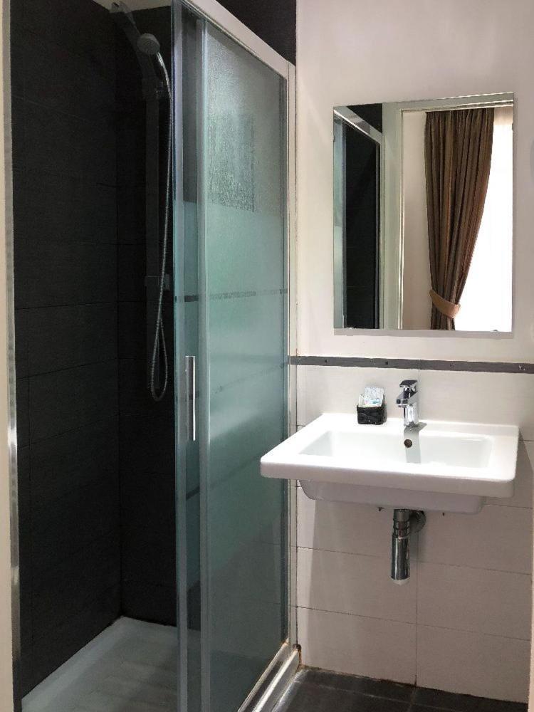 Elle Cavour Guest House Рим Экстерьер фото