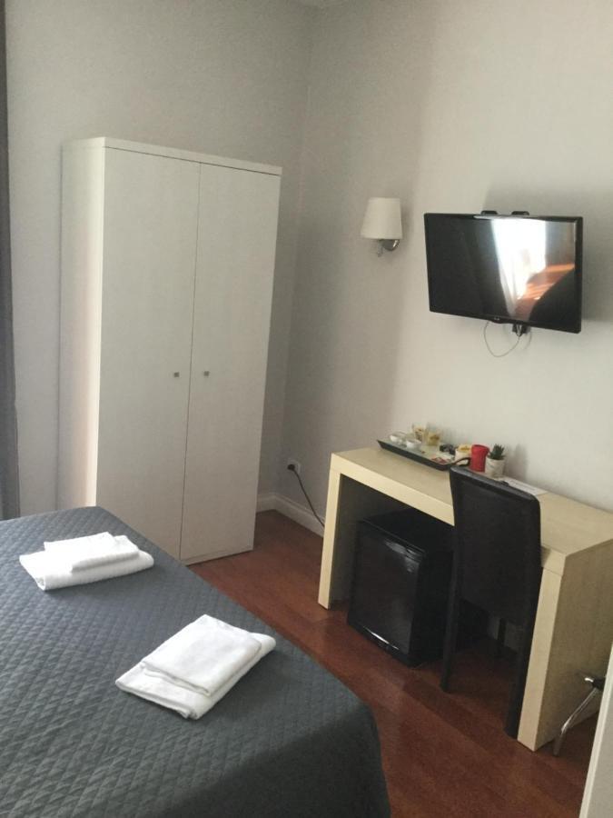 Elle Cavour Guest House Рим Экстерьер фото