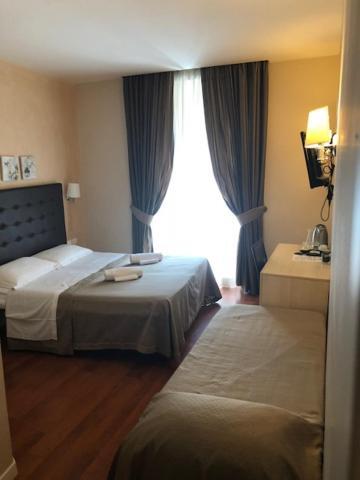 Elle Cavour Guest House Рим Экстерьер фото