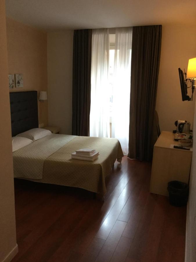 Elle Cavour Guest House Рим Экстерьер фото